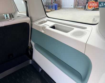 Зелений Фольксваген I.D. Buzz, об'ємом двигуна 0 л та пробігом 4 тис. км за 50000 $, фото 25 на Automoto.ua