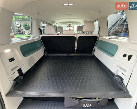 Зелений Фольксваген I.D. Buzz, об'ємом двигуна 0 л та пробігом 4 тис. км за 50000 $, фото 22 на Automoto.ua