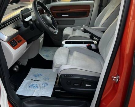 Помаранчевий Фольксваген I.D. Buzz, об'ємом двигуна 0 л та пробігом 18 тис. км за 39900 $, фото 12 на Automoto.ua