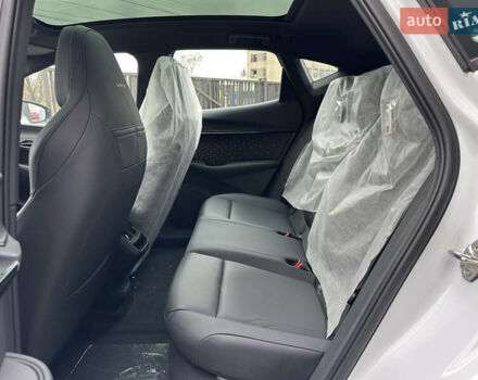 Белый Фольксваген ID. Unyx, объемом двигателя 0 л и пробегом 1 тыс. км за 28700 $, фото 31 на Automoto.ua