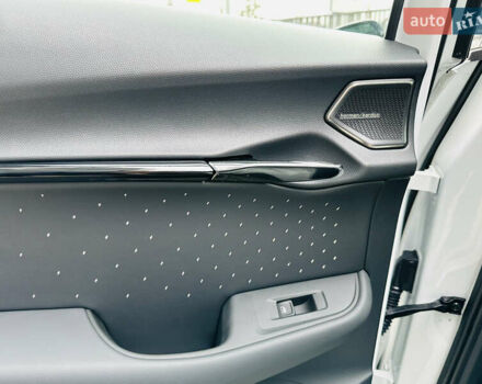 Белый Фольксваген ID. Unyx, объемом двигателя 0 л и пробегом 1 тыс. км за 28700 $, фото 29 на Automoto.ua