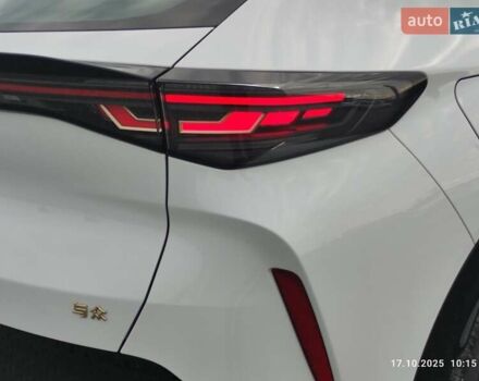 Белый Фольксваген ID. Unyx, объемом двигателя 0 л и пробегом 2 тыс. км за 29300 $, фото 9 на Automoto.ua