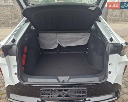 Белый Фольксваген ID. Unyx, объемом двигателя 0 л и пробегом 1 тыс. км за 28600 $, фото 28 на Automoto.ua