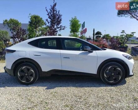 Білий Фольксваген ID. Unyx, об'ємом двигуна 0 л та пробігом 1 тис. км за 29800 $, фото 3 на Automoto.ua