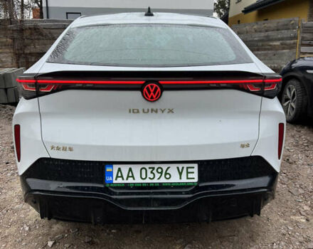 Білий Фольксваген ID. Unyx, об'ємом двигуна 0 л та пробігом 1 тис. км за 27500 $, фото 2 на Automoto.ua