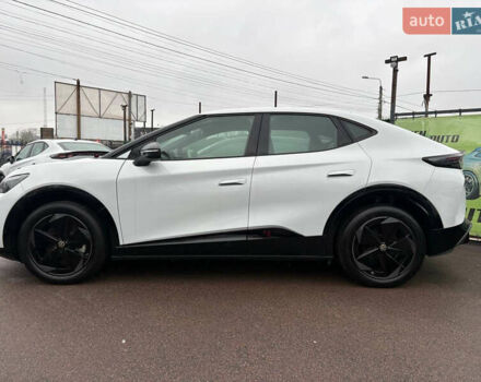 Білий Фольксваген ID. Unyx, об'ємом двигуна 0 л та пробігом 1 тис. км за 26800 $, фото 4 на Automoto.ua