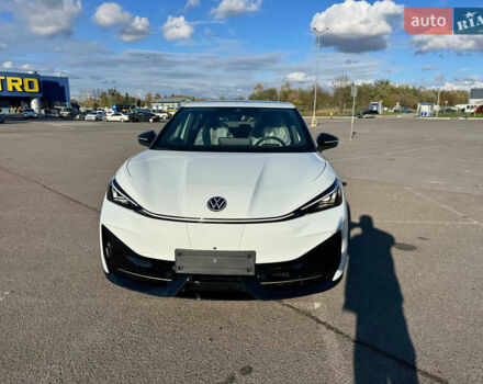 Белый Фольксваген ID. Unyx, объемом двигателя 0 л и пробегом 1 тыс. км за 28999 $, фото 1 на Automoto.ua