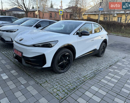 Белый Фольксваген ID. Unyx, объемом двигателя 0 л и пробегом 1 тыс. км за 30000 $, фото 11 на Automoto.ua