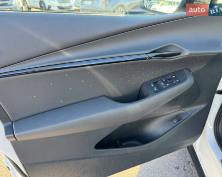 Белый Фольксваген ID. Unyx, объемом двигателя 0 л и пробегом 1 тыс. км за 28999 $, фото 15 на Automoto.ua