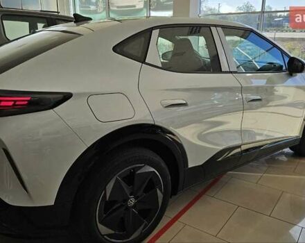 Белый Фольксваген ID. Unyx, объемом двигателя 0 л и пробегом 1 тыс. км за 26900 $, фото 4 на Automoto.ua