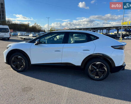 Белый Фольксваген ID. Unyx, объемом двигателя 0 л и пробегом 1 тыс. км за 28999 $, фото 7 на Automoto.ua