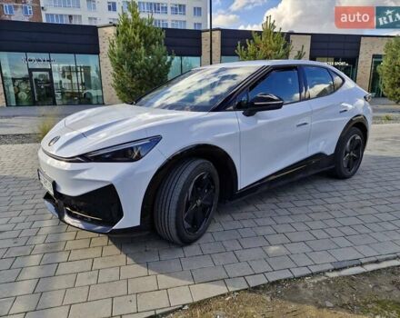 Білий Фольксваген ID. Unyx, об'ємом двигуна 0 л та пробігом 3 тис. км за 29000 $, фото 2 на Automoto.ua