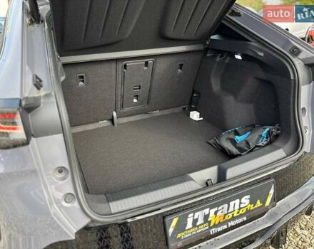 Сірий Фольксваген ID. Unyx, об'ємом двигуна 0 л та пробігом 1 тис. км за 28900 $, фото 17 на Automoto.ua