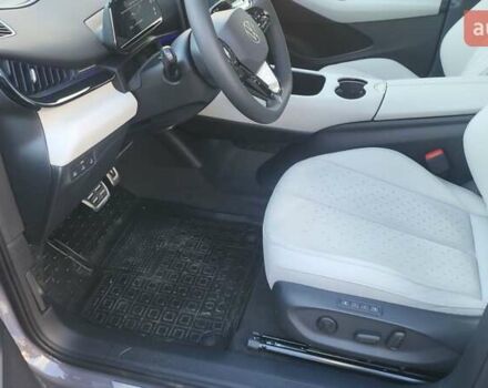 Серый Фольксваген ID. Unyx, объемом двигателя 0 л и пробегом 500 тыс. км за 32900 $, фото 4 на Automoto.ua