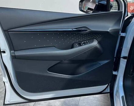 Серый Фольксваген ID. Unyx, объемом двигателя 0 л и пробегом 7 тыс. км за 27250 $, фото 9 на Automoto.ua