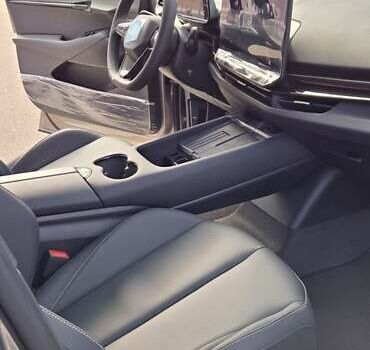 Сірий Фольксваген ID. Unyx, об'ємом двигуна 0 л та пробігом 1 тис. км за 30000 $, фото 11 на Automoto.ua