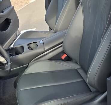 Сірий Фольксваген ID. Unyx, об'ємом двигуна 0 л та пробігом 1 тис. км за 30000 $, фото 13 на Automoto.ua