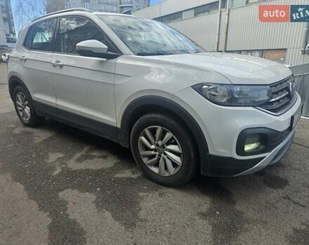 Белый Фольксваген T-Cross, объемом двигателя 1 л и пробегом 85 тыс. км за 19000 $, фото 2 на Automoto.ua