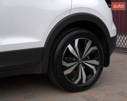 Белый Фольксваген T-Cross, объемом двигателя 1 л и пробегом 29 тыс. км за 21500 $, фото 35 на Automoto.ua