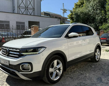 Белый Фольксваген T-Cross, объемом двигателя 1 л и пробегом 37 тыс. км за 20500 $, фото 4 на Automoto.ua
