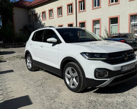 Белый Фольксваген T-Cross, объемом двигателя 1 л и пробегом 37 тыс. км за 20500 $, фото 1 на Automoto.ua