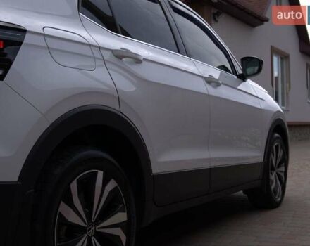 Белый Фольксваген T-Cross, объемом двигателя 1 л и пробегом 29 тыс. км за 21500 $, фото 13 на Automoto.ua