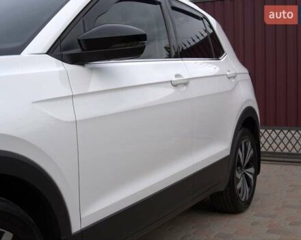 Белый Фольксваген T-Cross, объемом двигателя 1 л и пробегом 29 тыс. км за 21500 $, фото 3 на Automoto.ua