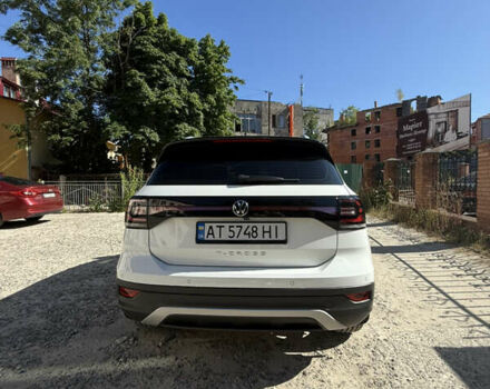 Белый Фольксваген T-Cross, объемом двигателя 1 л и пробегом 37 тыс. км за 20500 $, фото 7 на Automoto.ua