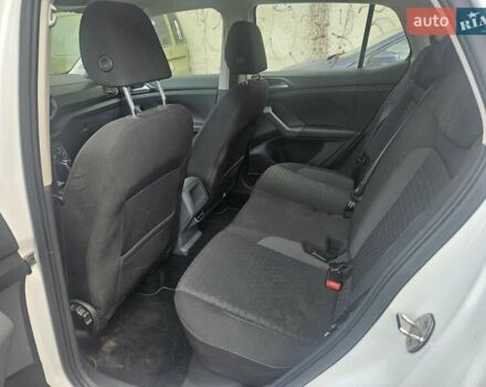 Белый Фольксваген T-Cross, объемом двигателя 1 л и пробегом 85 тыс. км за 19000 $, фото 6 на Automoto.ua