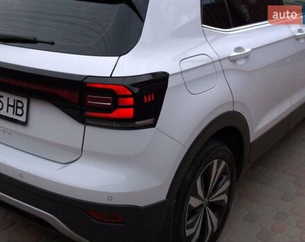 Белый Фольксваген T-Cross, объемом двигателя 1 л и пробегом 29 тыс. км за 21500 $, фото 5 на Automoto.ua