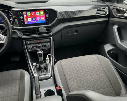 Фольксваген T-Cross 2021 в Житомире на Automoto.ua Белый Фольксваген T-Cross, объемом двигателя 1 л и пробегом 39 тыс. км за 19999 $, фото 10 на Automoto.ua