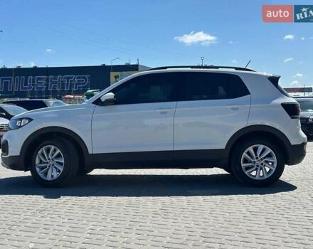 Белый Фольксваген T-Cross, объемом двигателя 1 л и пробегом 30 тыс. км за 19300 $, фото 4 на Automoto.ua