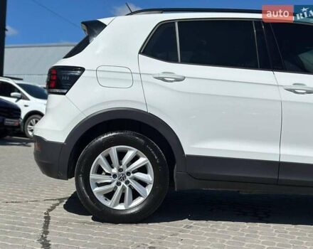 Белый Фольксваген T-Cross, объемом двигателя 1 л и пробегом 30 тыс. км за 19300 $, фото 11 на Automoto.ua