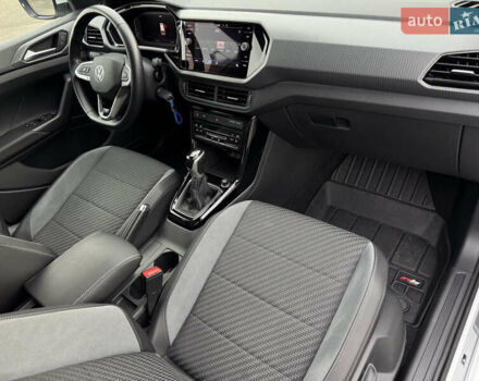 Білий Фольксваген T-Cross, об'ємом двигуна 1.5 л та пробігом 25 тис. км за 29499 $, фото 29 на Automoto.ua