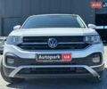 Белый Фольксваген T-Cross, объемом двигателя 1 л и пробегом 30 тыс. км за 19300 $, фото 2 на Automoto.ua