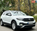 Білий Фольксваген T-Cross, об'ємом двигуна 1 л та пробігом 30 тис. км за 19800 $, фото 3 на Automoto.ua
