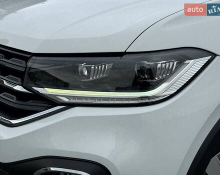 Білий Фольксваген T-Cross, об'ємом двигуна 1.5 л та пробігом 25 тис. км за 29499 $, фото 12 на Automoto.ua