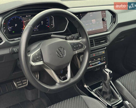 Білий Фольксваген T-Cross, об'ємом двигуна 1.5 л та пробігом 25 тис. км за 29499 $, фото 16 на Automoto.ua