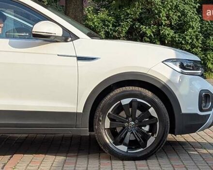 Белый Фольксваген T-Cross, объемом двигателя 1.2 л и пробегом 1 тыс. км за 21999 $, фото 8 на Automoto.ua