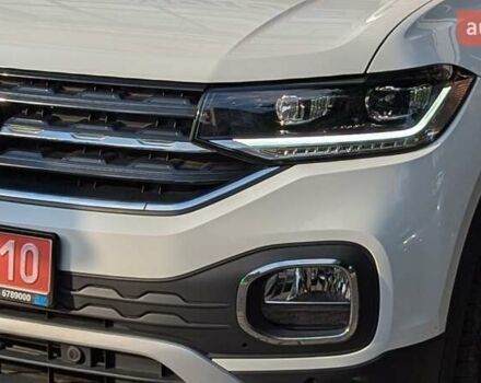 Белый Фольксваген T-Cross, объемом двигателя 1.2 л и пробегом 1 тыс. км за 21999 $, фото 7 на Automoto.ua