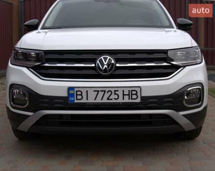 Белый Фольксваген T-Cross, объемом двигателя 1 л и пробегом 29 тыс. км за 21500 $, фото 1 на Automoto.ua