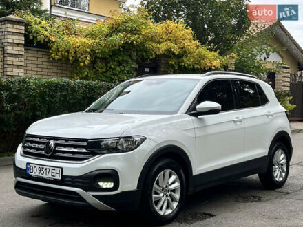 Фольксваген T-Cross 2022 у Києві на Automoto.ua Білий Фольксваген T-Cross, об'ємом двигуна 1 л та пробігом 30 тис. км за 19800 $, фото 1 на Automoto.ua