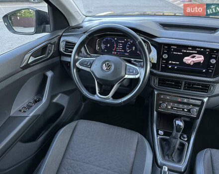 Черный Фольксваген T-Cross, объемом двигателя 1.6 л и пробегом 119 тыс. км за 23000 $, фото 20 на Automoto.ua