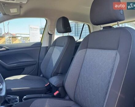 Жовтий Фольксваген T-Cross, об'ємом двигуна 1 л та пробігом 20 тис. км за 22200 $, фото 10 на Automoto.ua