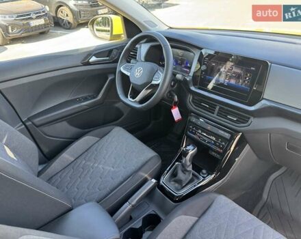 Жовтий Фольксваген T-Cross, об'ємом двигуна 1 л та пробігом 20 тис. км за 22200 $, фото 9 на Automoto.ua