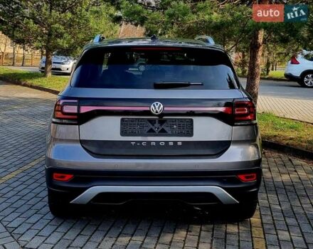 Серый Фольксваген T-Cross, объемом двигателя 1.6 л и пробегом 115 тыс. км за 22999 $, фото 7 на Automoto.ua