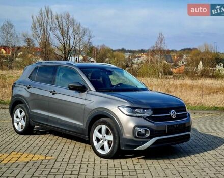 Серый Фольксваген T-Cross, объемом двигателя 1.6 л и пробегом 115 тыс. км за 23999 $, фото 3 на Automoto.ua