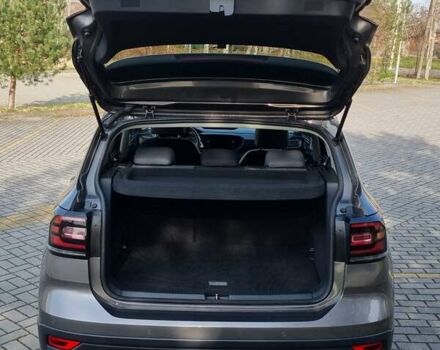 Серый Фольксваген T-Cross, объемом двигателя 1.6 л и пробегом 115 тыс. км за 23499 $, фото 8 на Automoto.ua