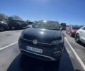 Серый Фольксваген T-Cross, объемом двигателя 1 л и пробегом 58 тыс. км за 15900 $, фото 1 на Automoto.ua