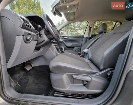 Серый Фольксваген T-Cross, объемом двигателя 1.6 л и пробегом 115 тыс. км за 23499 $, фото 83 на Automoto.ua